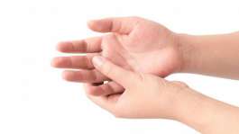 آیا به صدا درآوردن (ترق و تروق) بند انگشتان و یا مفاصل باعث ایجاد آرتروز می شود؟
